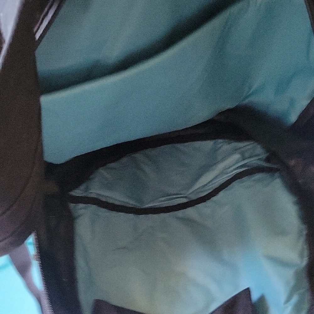 Dakine Charcoal Backpack with floral pattern and Turquoise zippers - Picture 5 of 10
